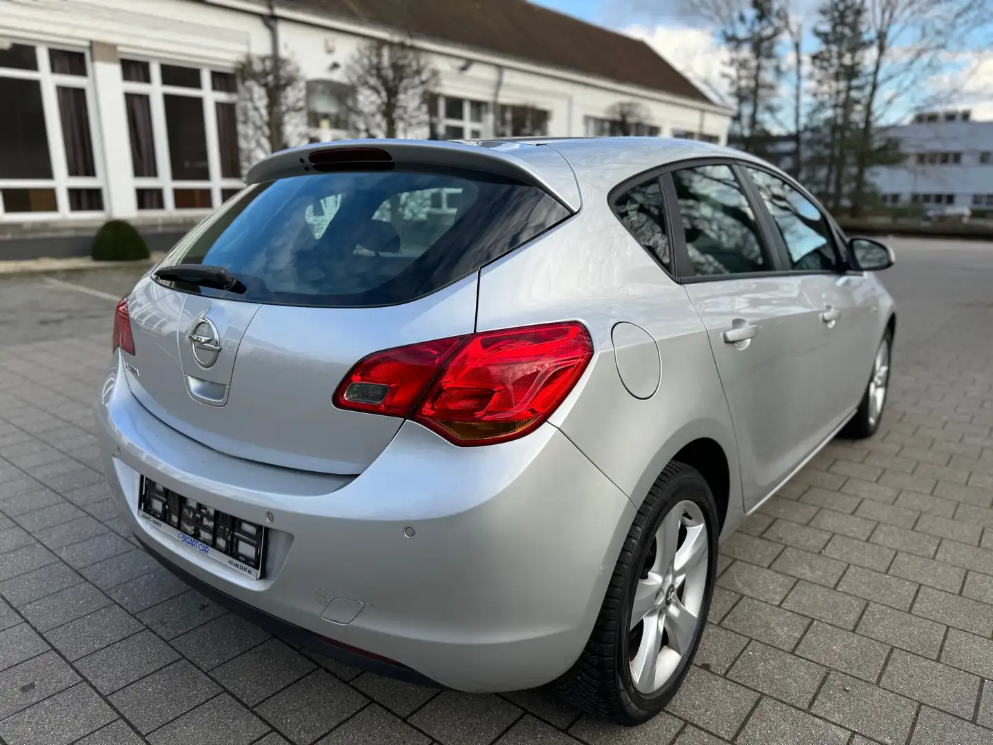 Opel Astra 1.6i Cosmo Argent - 2