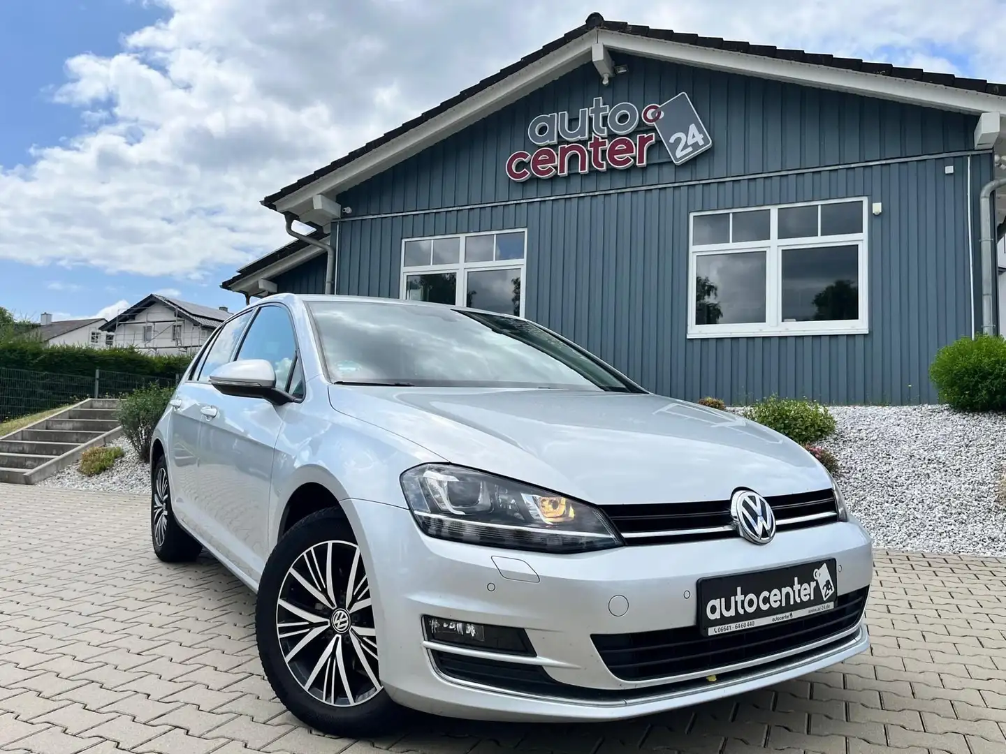 Volkswagen Golf VII Lim. Allstar°Xenon°Navi°PDC°Alu° Silber - 1