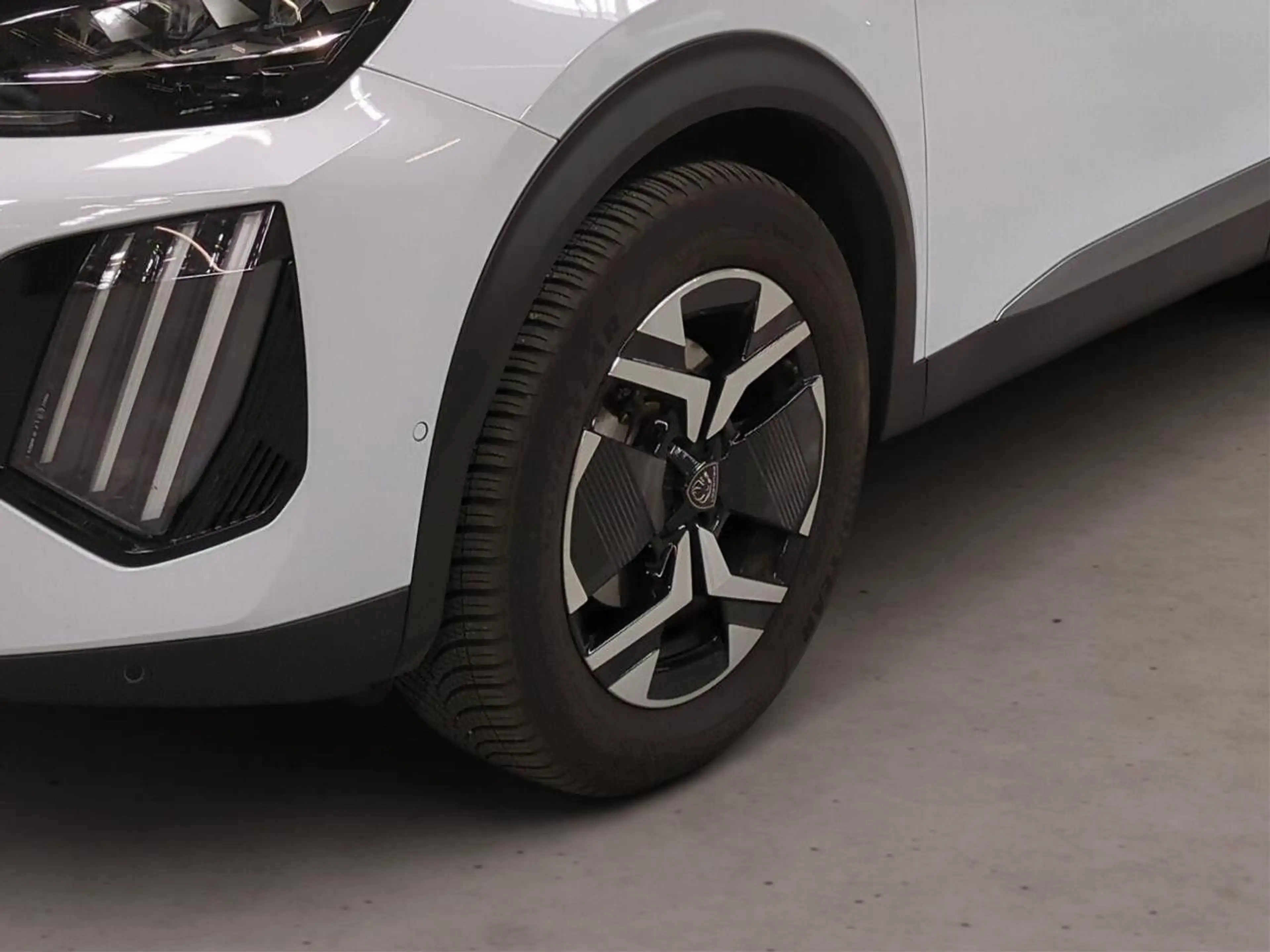 Peugeot 2008 Neuer 2008 GT HYBRID 145 e-DSC6 *SCHIEBEDACH* — photo 14