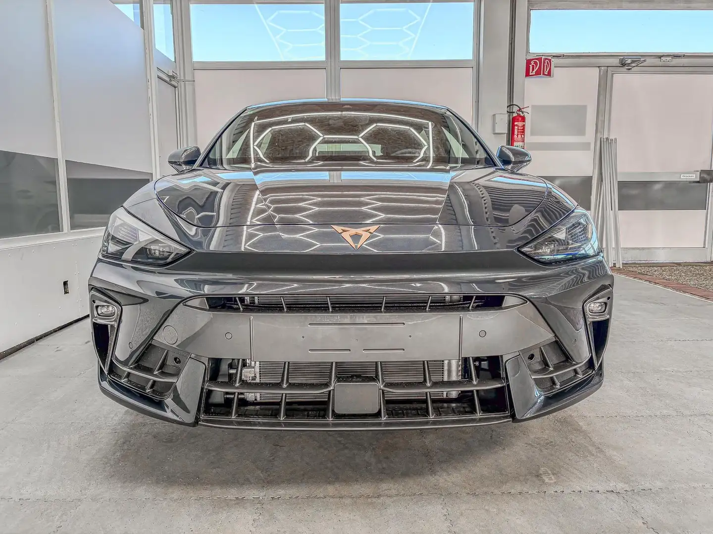 CUPRA Leon 1.5 eTSI DSG INTELLIGENT DRIVE ACC KEYLESS 1.5 ... Grau - 2