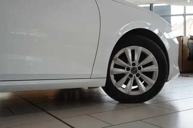 Opel Astra view 8