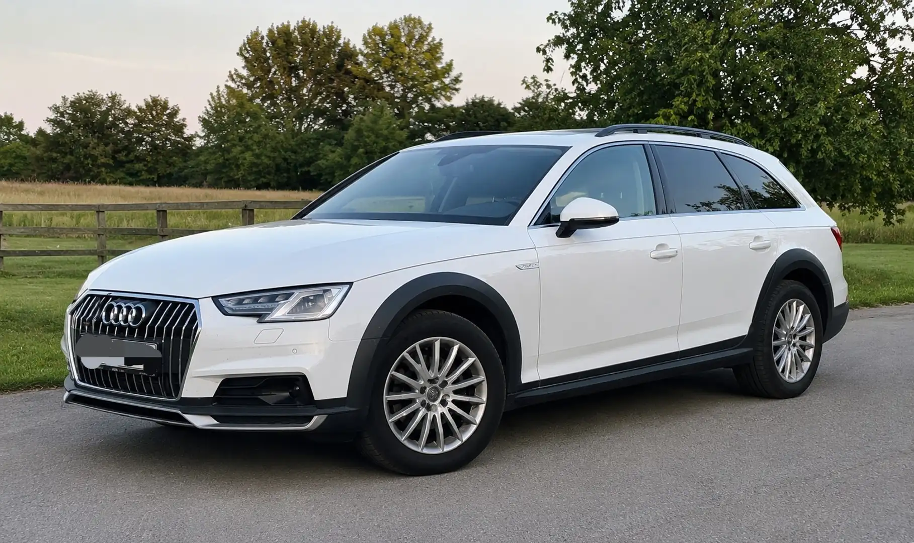 Audi A4 allroad quattro 2,0 TDI S-tronic Weiß - 2