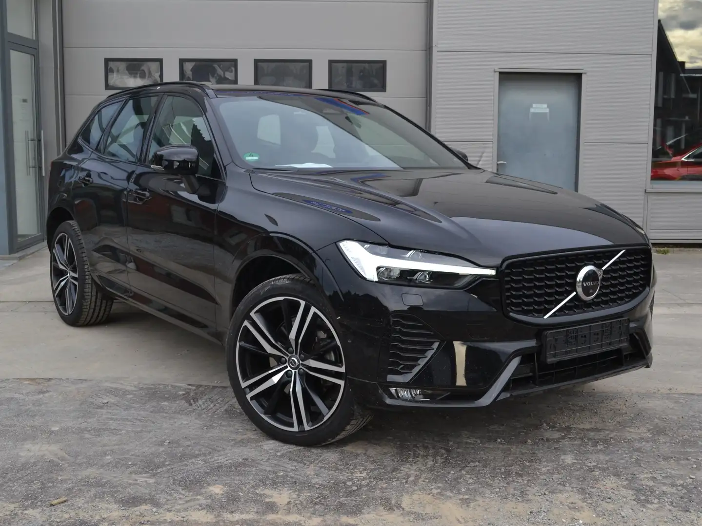 Volvo XC60 B4/R-DESIGN/TREKHAAK Zwart - 1