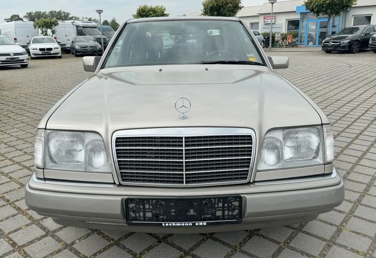 Mercedes-Benz E 200 Lim. W124 ZV/SD, foto 2