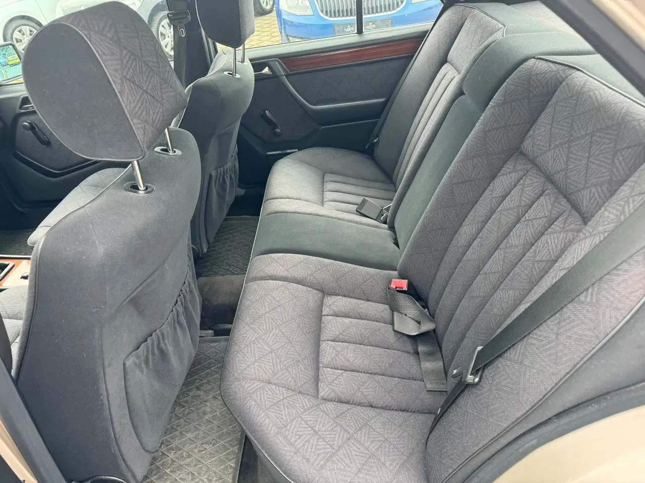 Mercedes-Benz E 200 Lim. W124 ZV/SD, foto 10