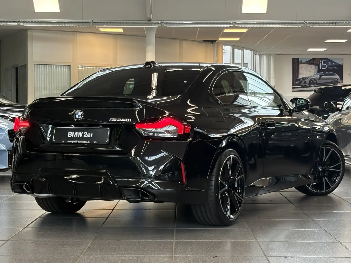 BMW 240 M240i xDrive Coupé Sportpaket DA PA+ H/K M Technik Zwart - 2