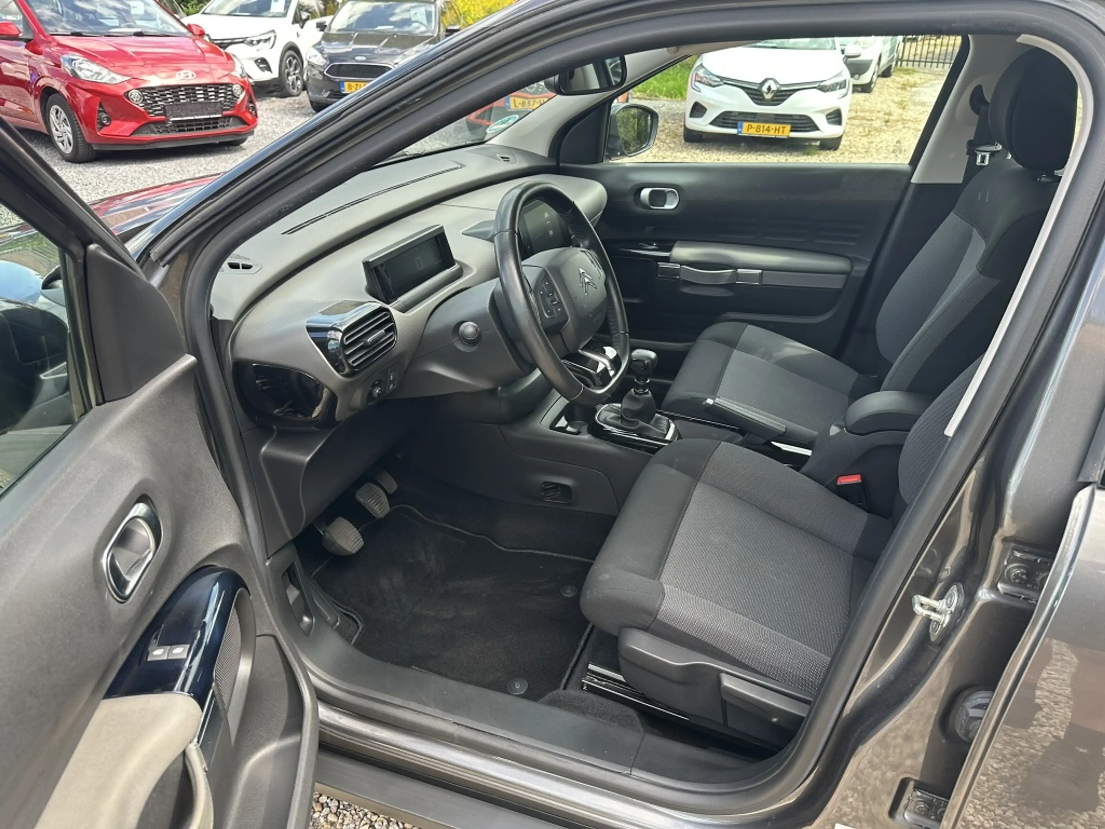 Citroen C4 Cactus 1.2 110PK Business Navi/Carplay/PDC — photo 18