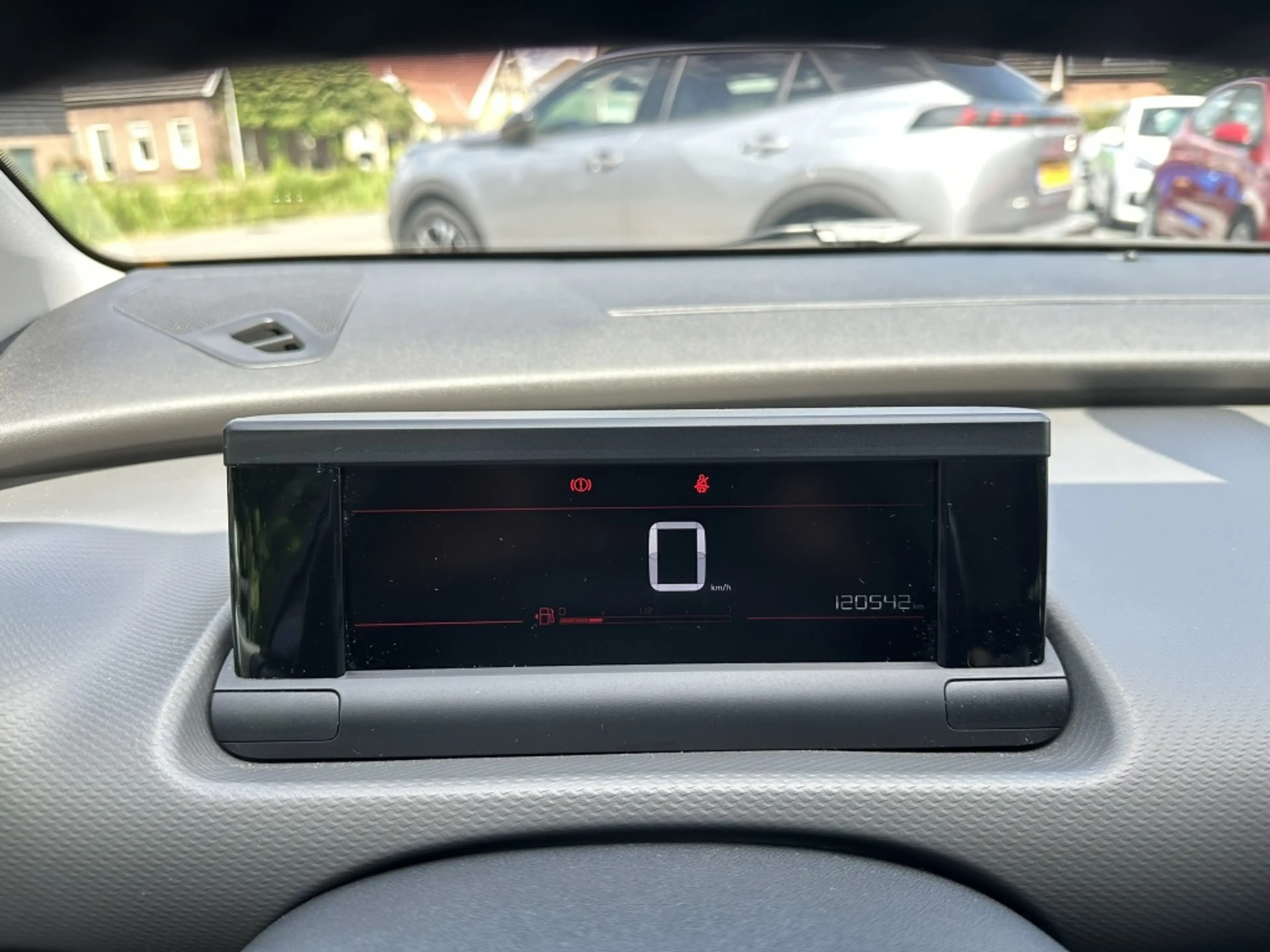 Citroen C4 Cactus 1.2 110PK Business Navi/Carplay/PDC — photo 7