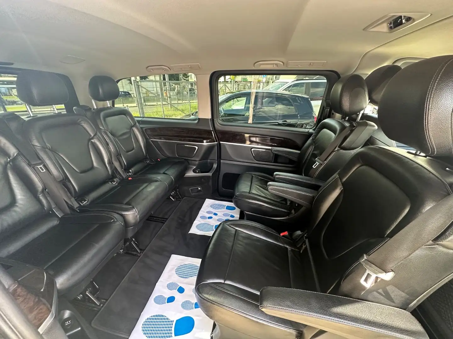 Mercedes-Benz V 250 d AVANTGARDE LANG / DISTRONIC / BURMESTER Schwarz - 2