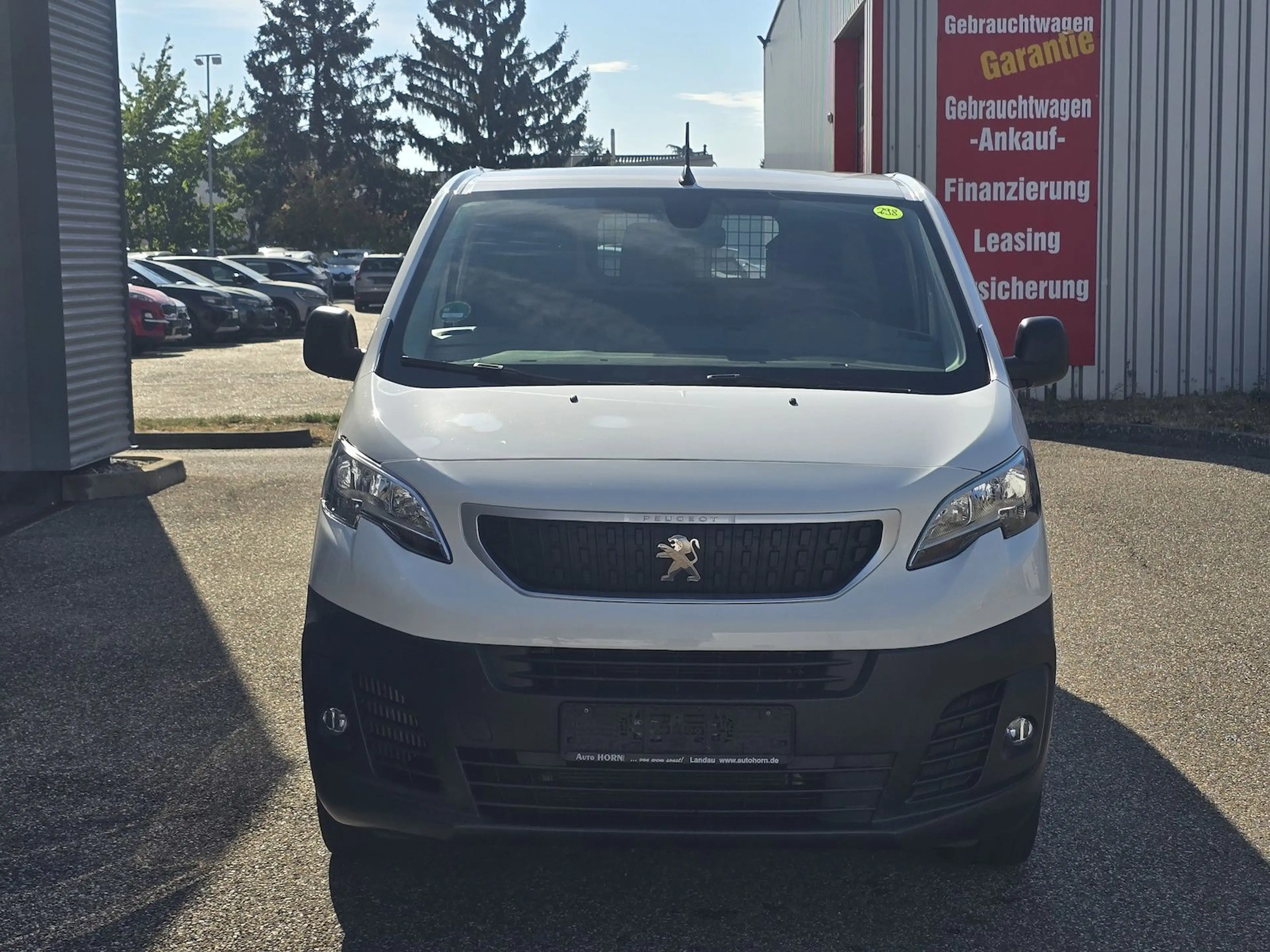 Peugeot Expert Premium L2 NAVI Klima AHK Werkstatt — photo 7