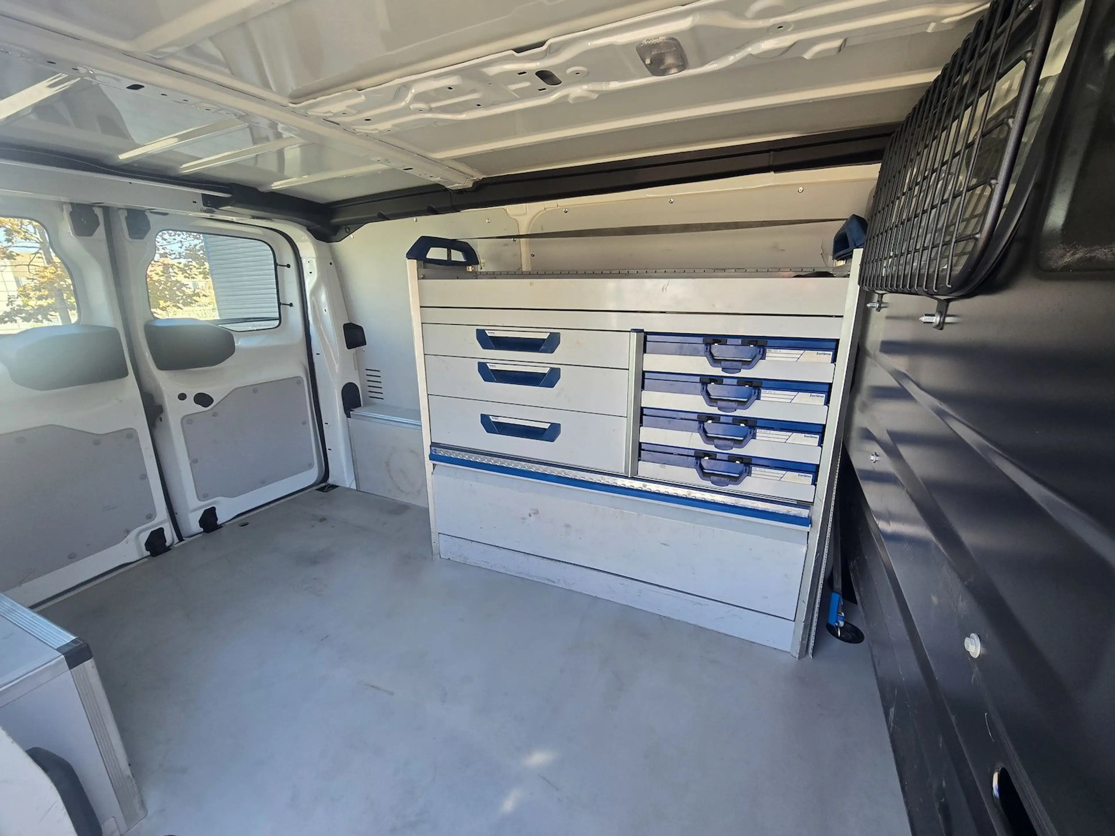 Peugeot Expert Premium L2 NAVI Klima AHK Werkstatt — photo 10