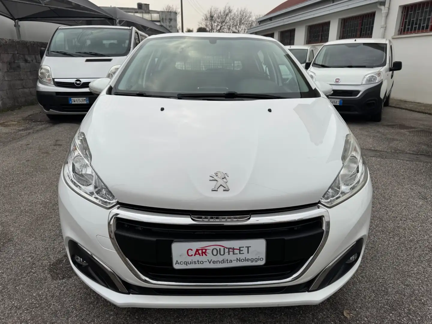 Peugeot 208 BlueHDi 75 5 porte Van Active Blanc - 2