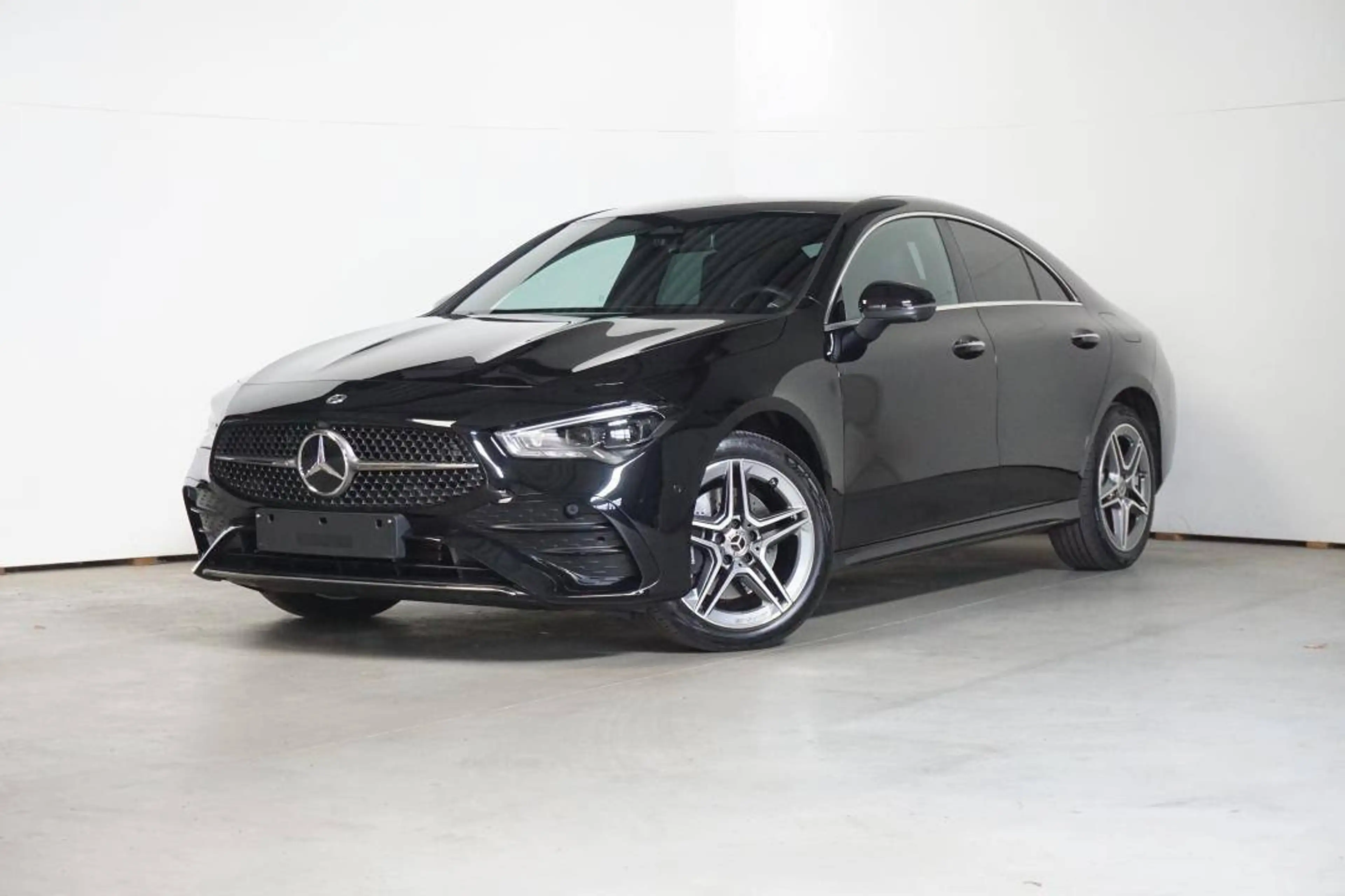 Mercedes-Benz CLA 250 AMG - MULTIBEAM LED
