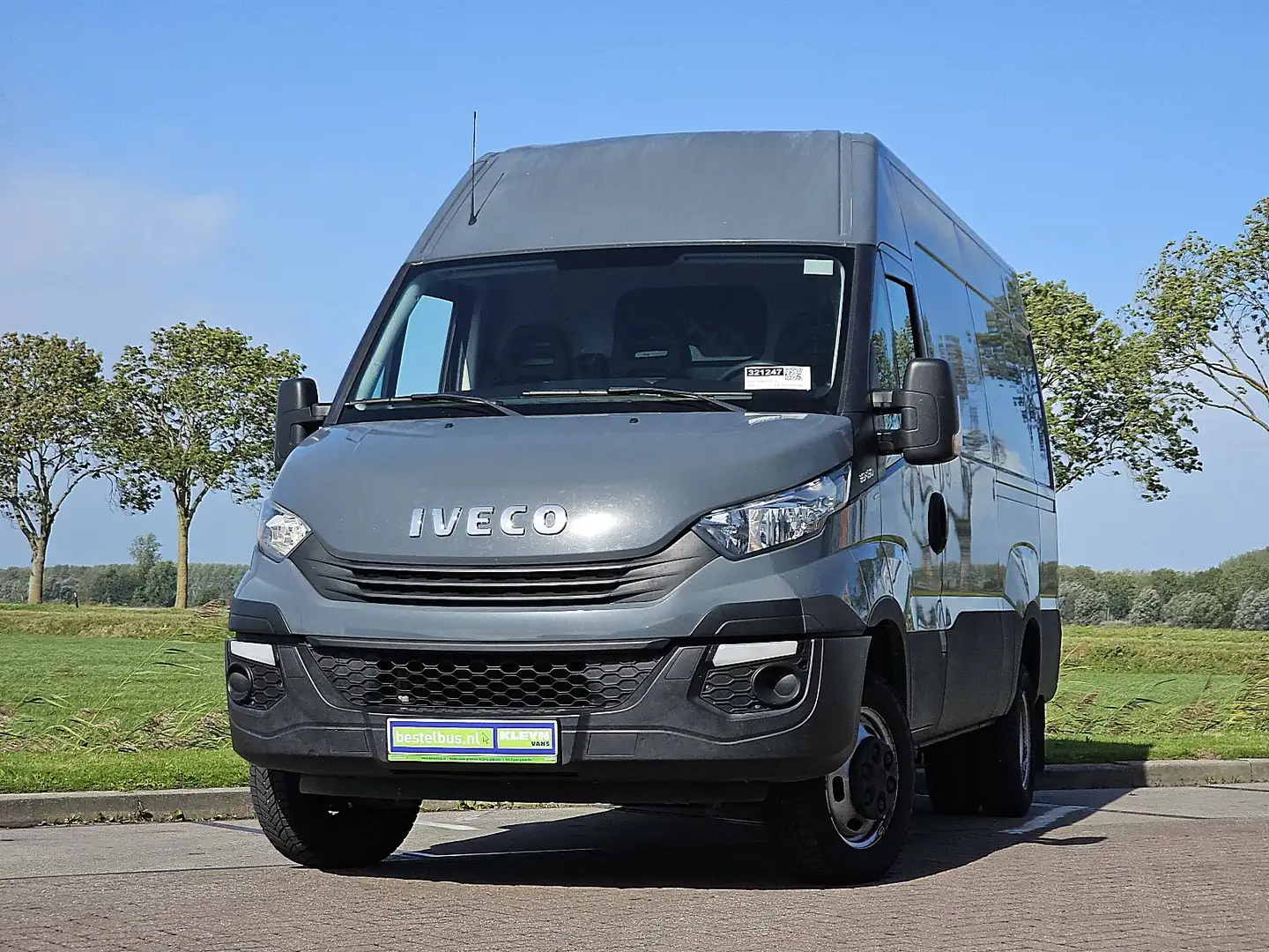 Iveco Daily 35C15V 3.0L L2H2, dubbellucht, airco,camera, trekh Gris - 2