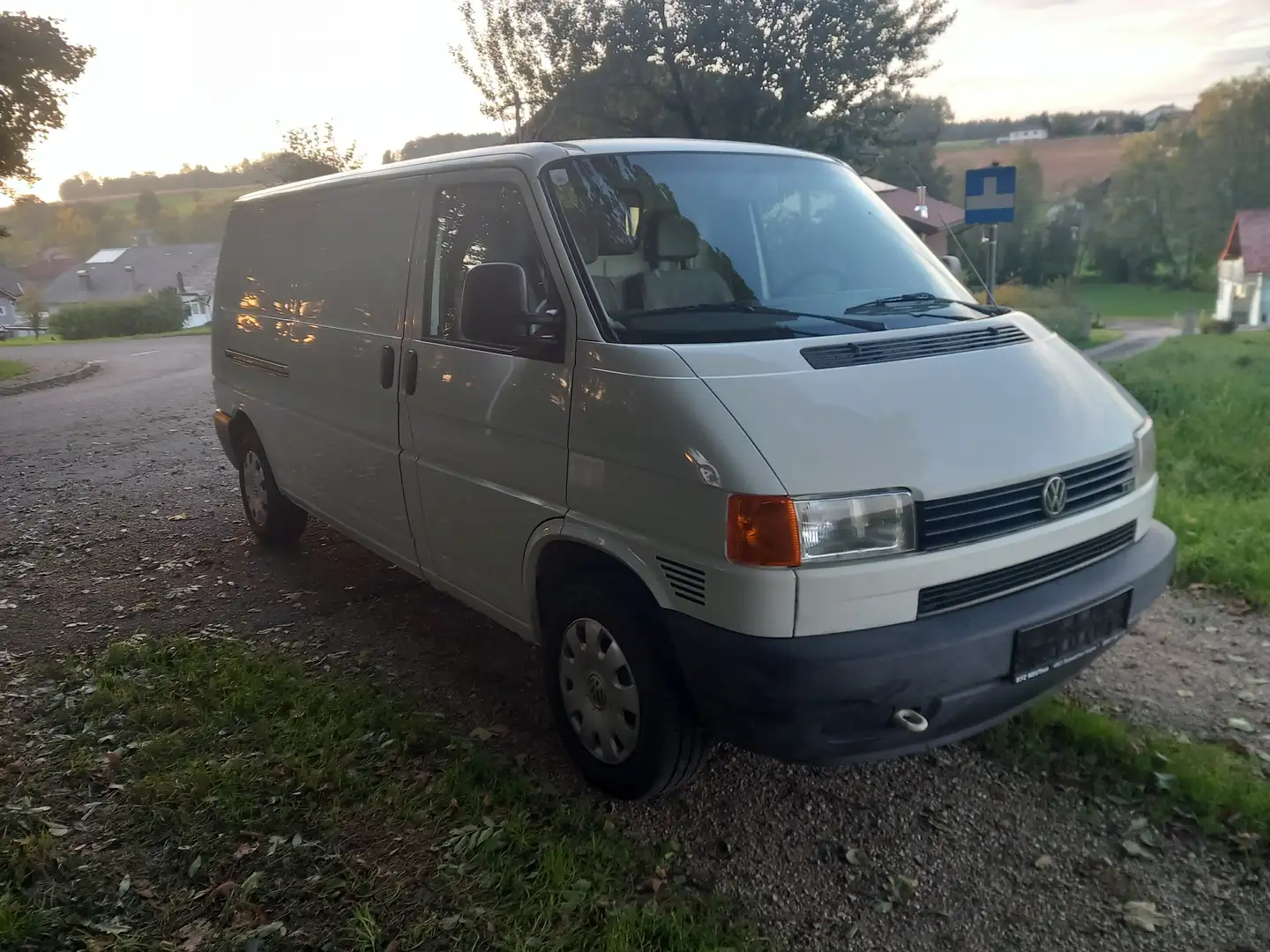 Volkswagen Transporter 2.5 Tdi - langer Radstand Weiß - 2