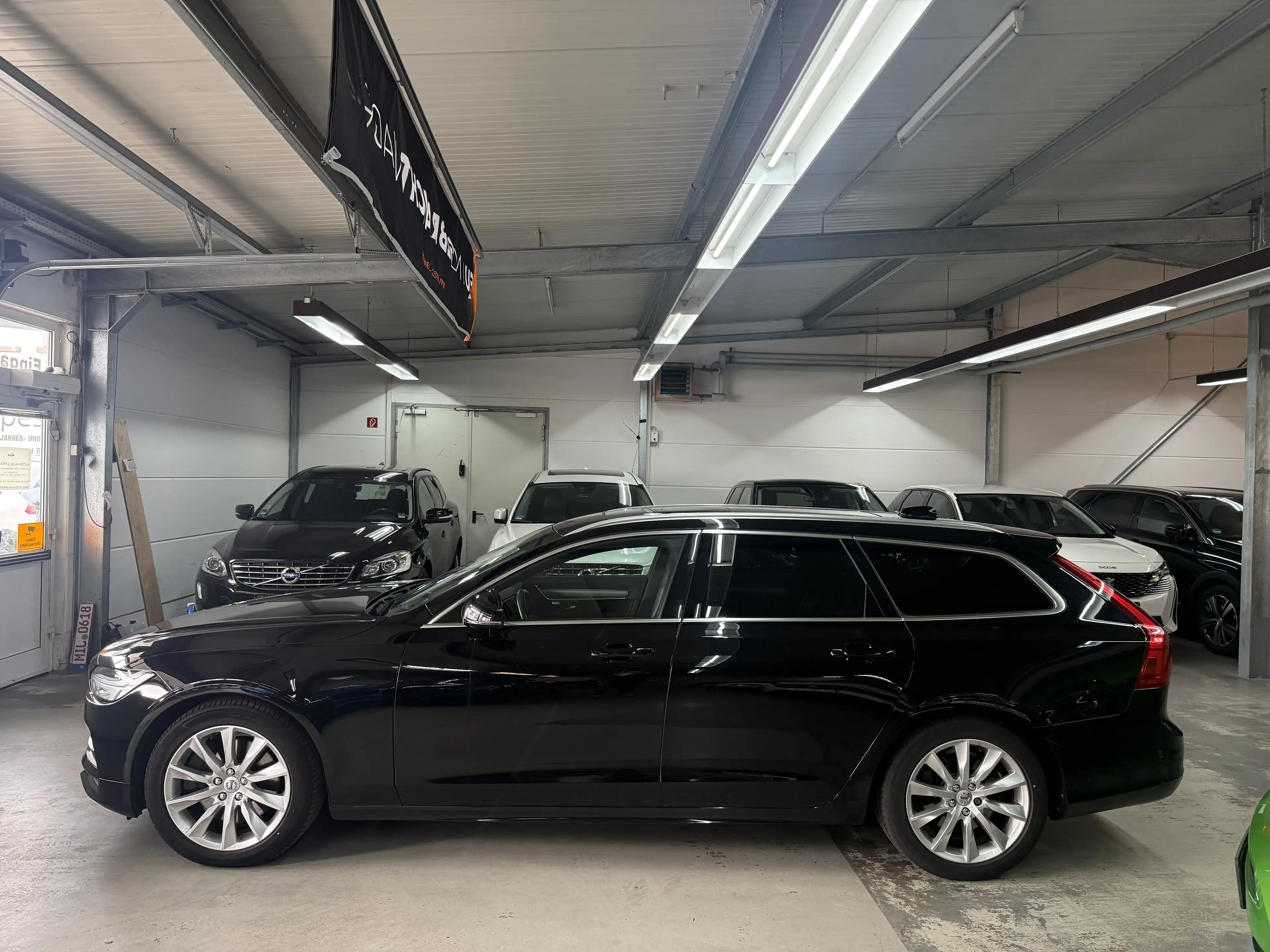 Volvo V90 Momentum AWD — photo 4