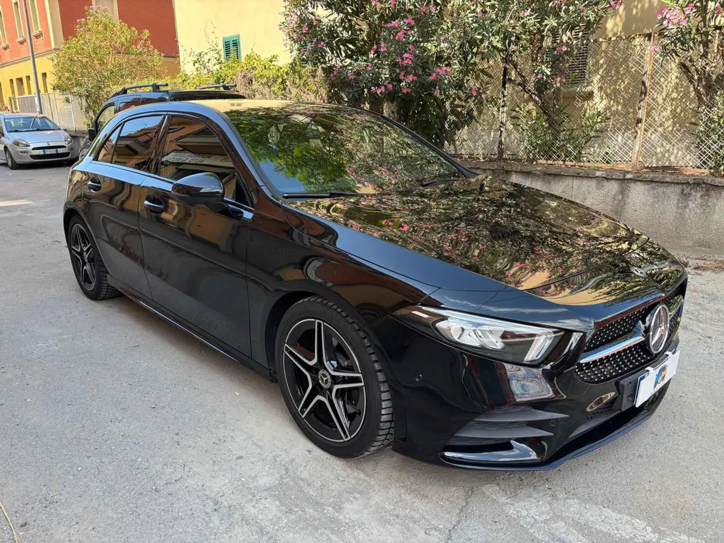 Mercedes-Benz A 220 Automatic Premium AMG NighEdition"ProMMo" Nero - 2