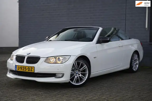 BMW 330 3-serie Cabrio 330i High Executive, Leder, Navigat