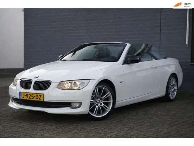 BMW 330 3-serie Cabrio 330i High Executive, Leder, Navigat