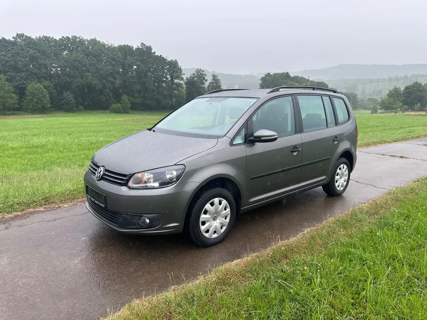 Volkswagen Touran Trendline Grau - 2