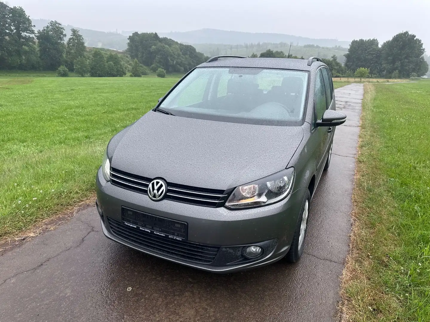 Volkswagen Touran Trendline Grau - 1