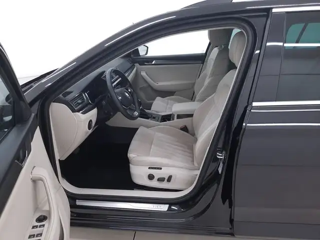 Skoda Superb view 10