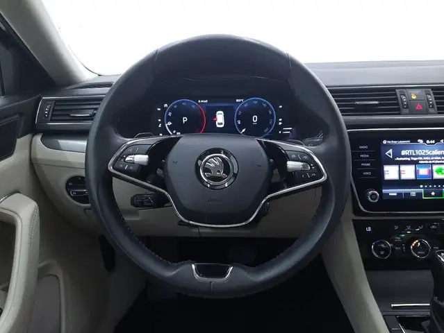 Skoda Superb view 11