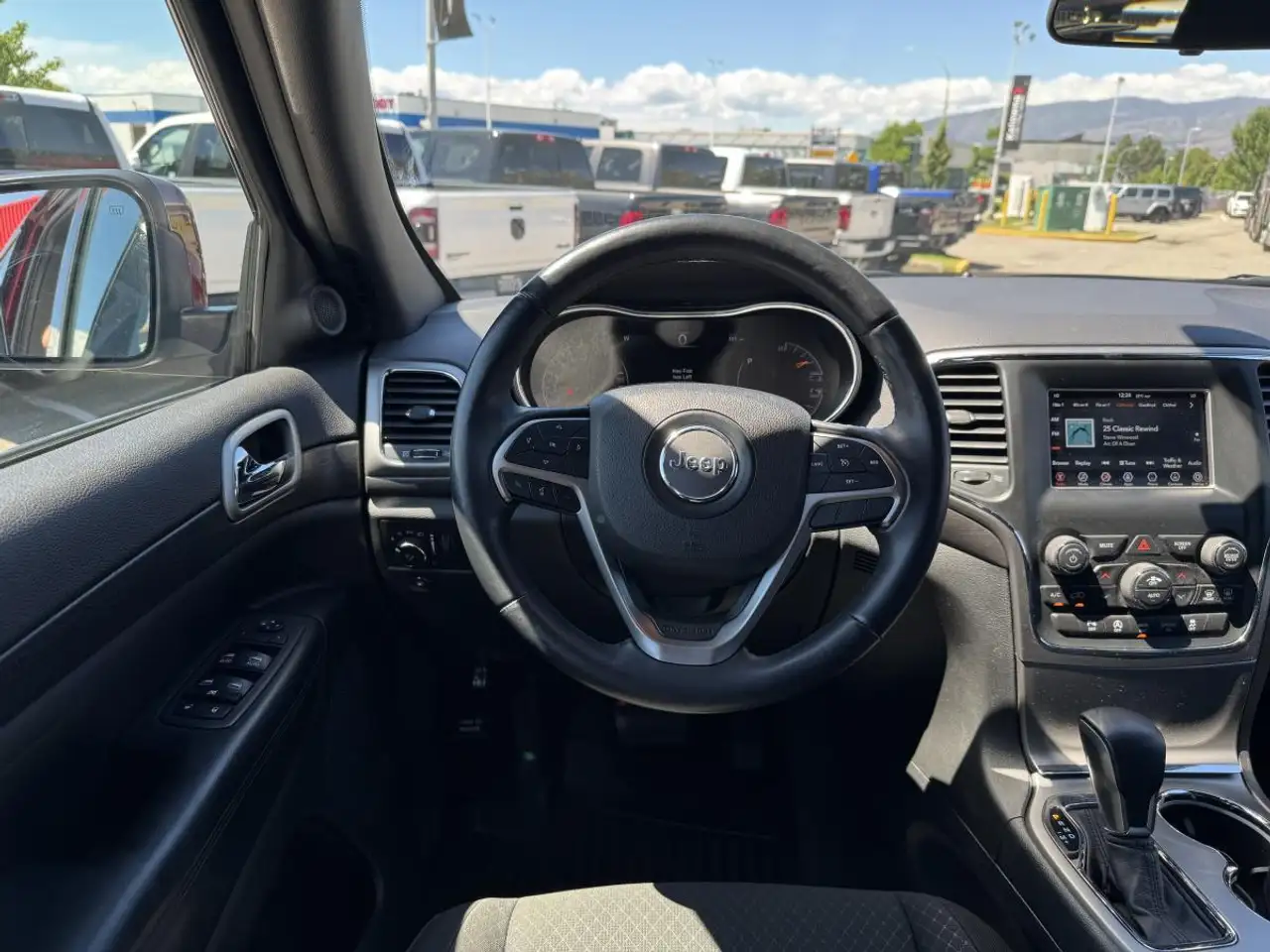 Jeep Grand Cherokee снимка Jeep Grand Cherokee
