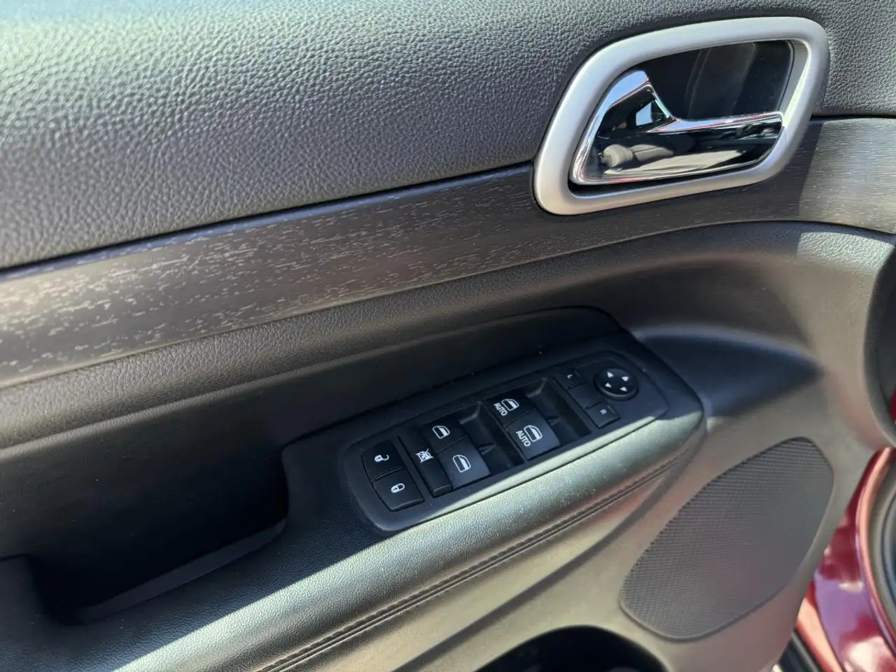 Jeep Grand Cherokee снимка Jeep Grand Cherokee