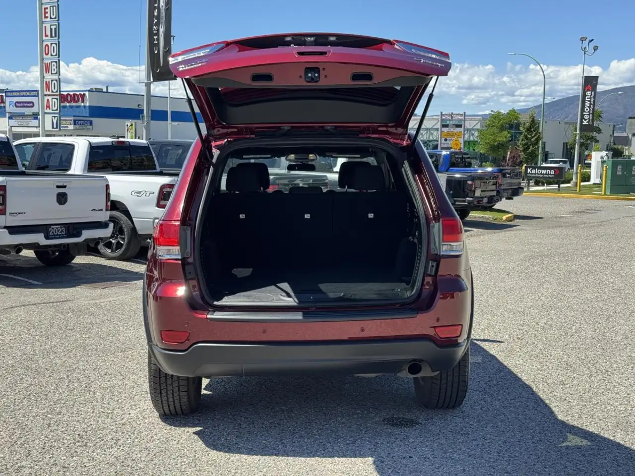 Jeep Grand Cherokee снимка Jeep Grand Cherokee