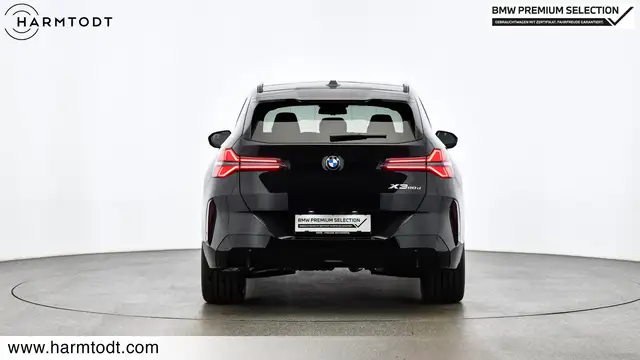BMW X3 view 5