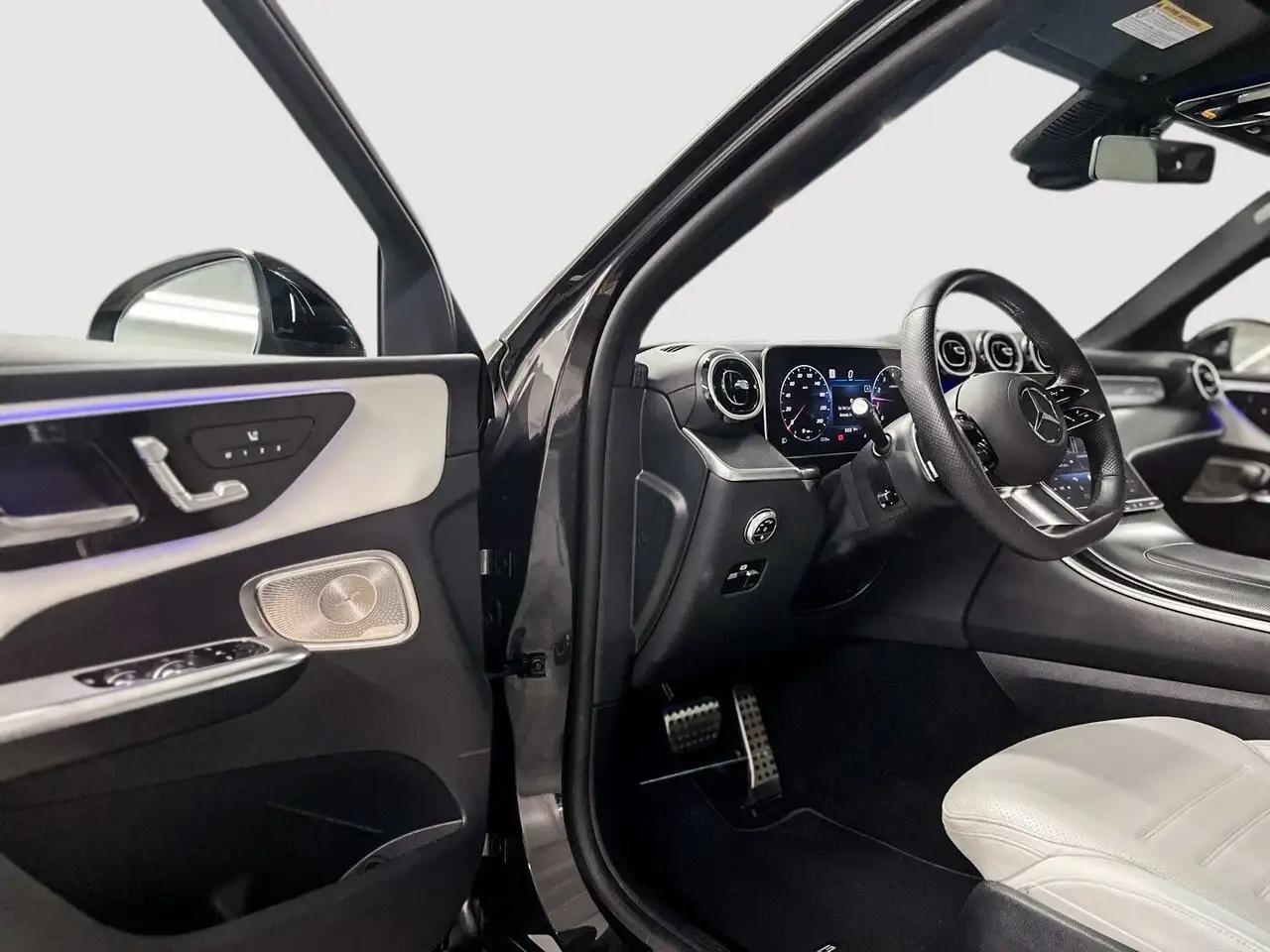 Mercedes-Benz GLC снимка Mercedes-Benz GLC