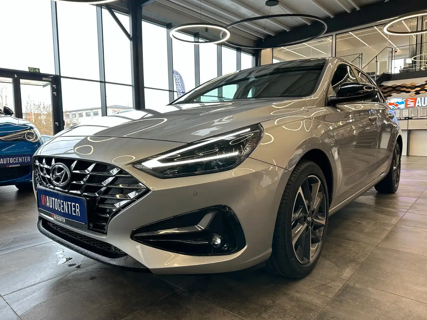 Hyundai i30 Edition 30+ *LED*Klima*Kamera*Navi*Panorama* Silber - 2