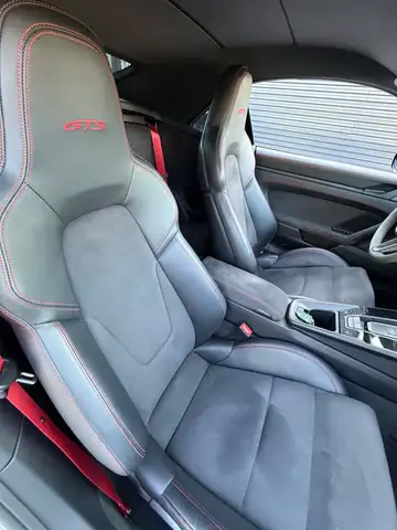Porsche 911 view 12