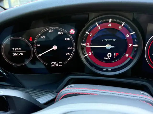 Porsche 911 view 15