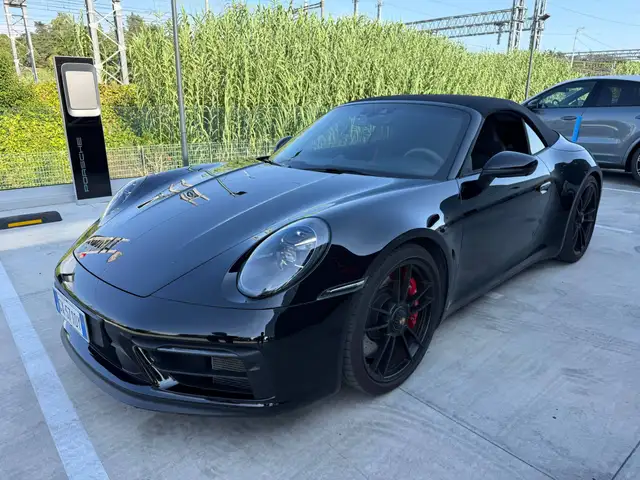 Porsche 911 view 2