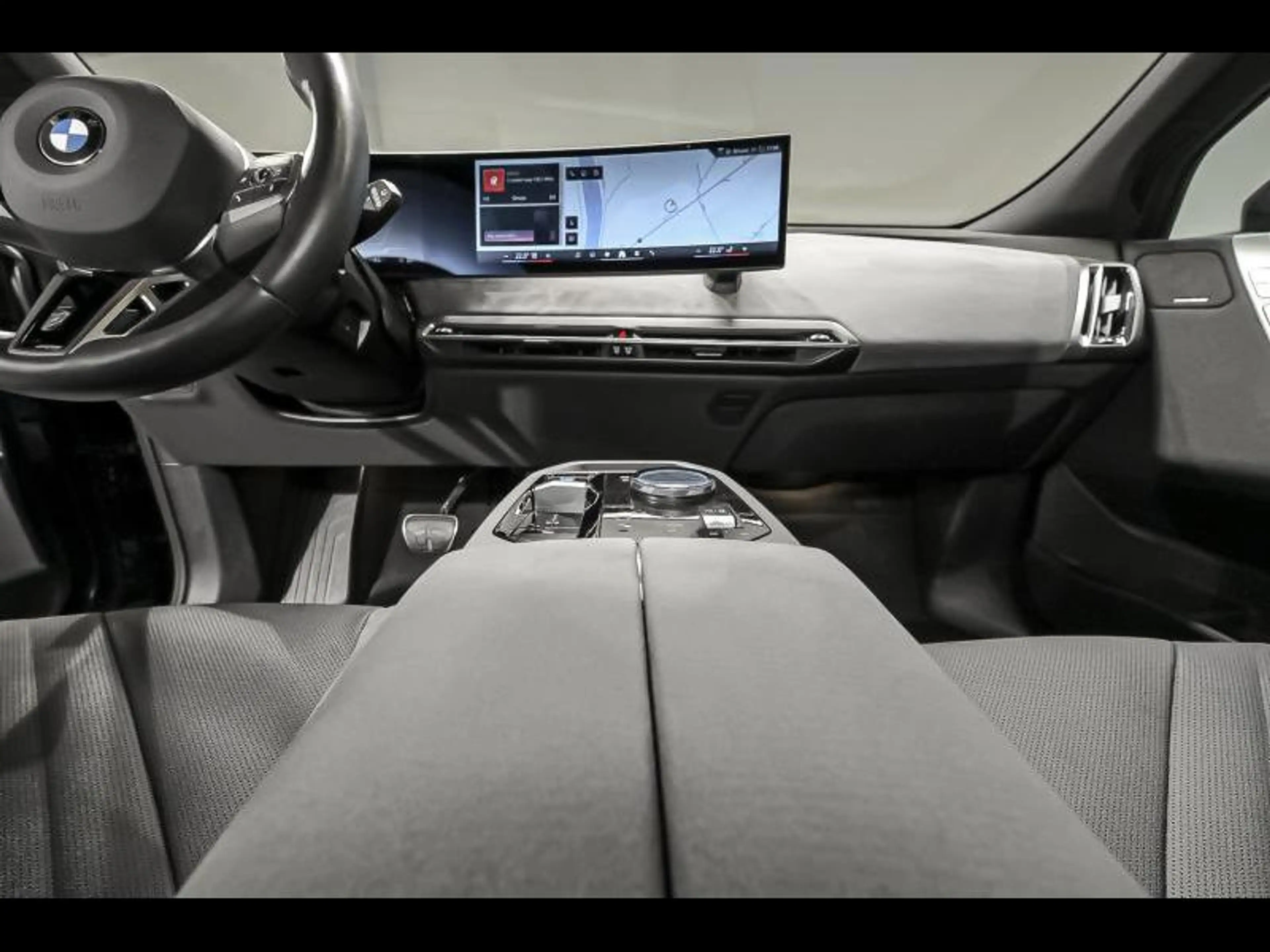 BMW iX xDrive45 - M PACK PRO|DASS+|360CAM|H&K|PANO| — photo 7