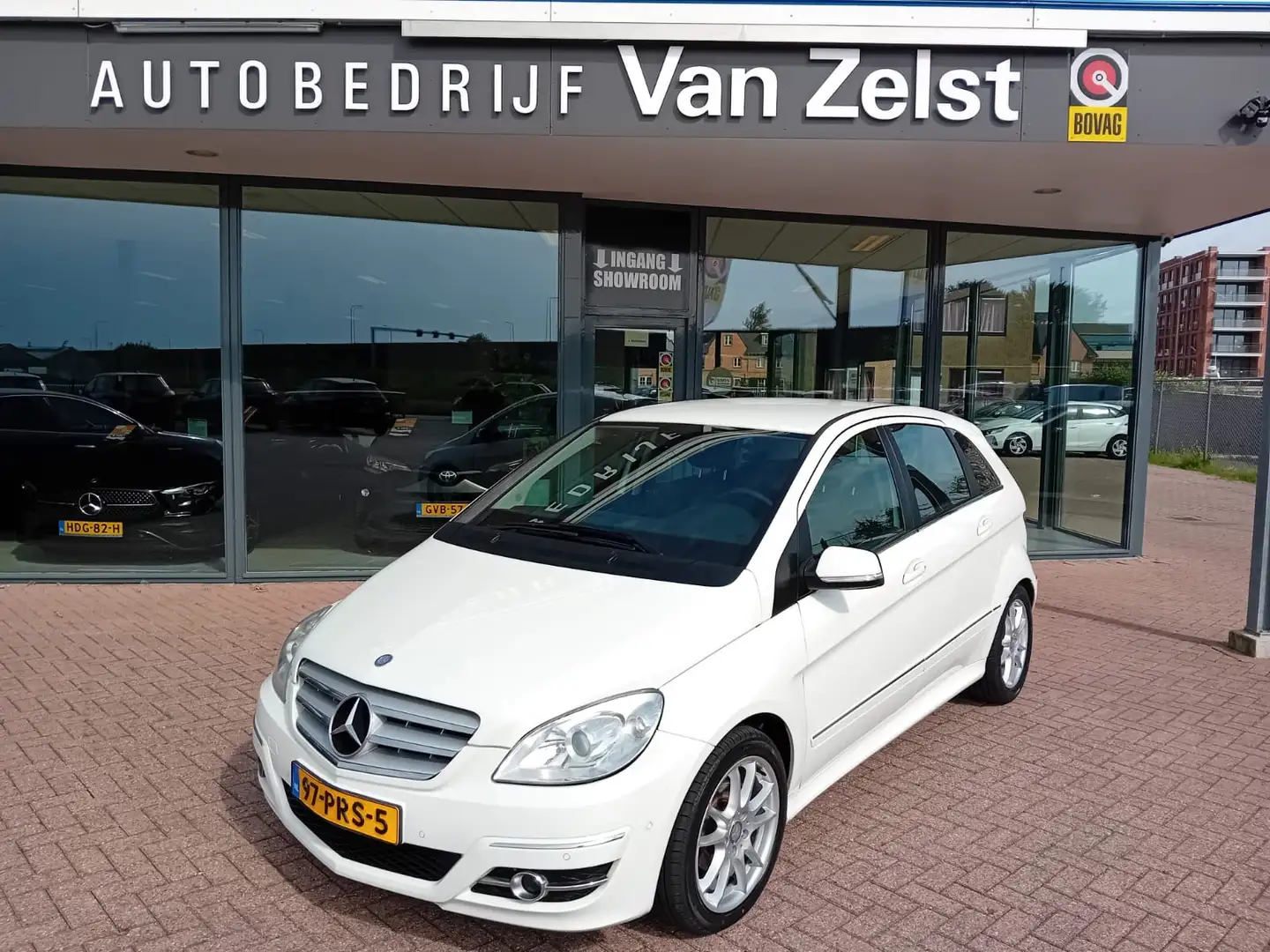 Mercedes-Benz B 180 Business Class Automaat, Airco, Navigatie, Bluetoo Wit - 1