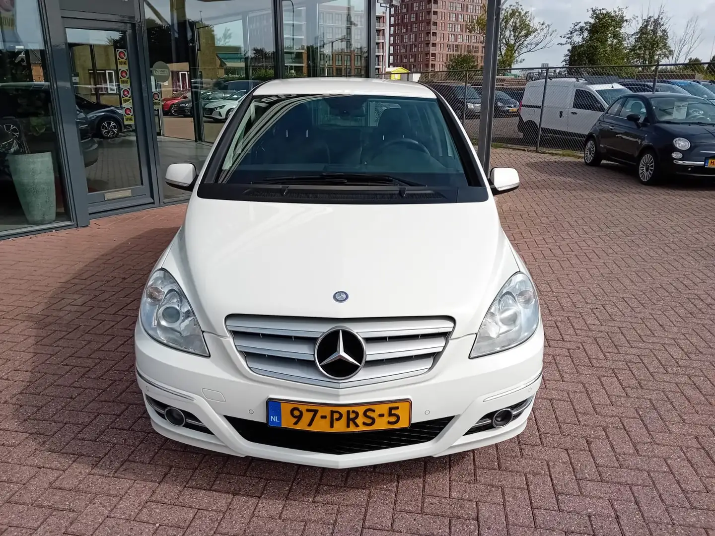 Mercedes-Benz B 180 Business Class Automaat, Airco, Navigatie, Bluetoo Wit - 2