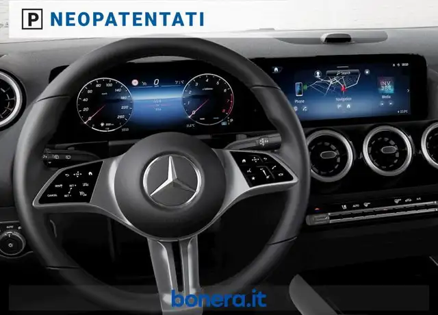 Mercedes-Benz Gla view 5