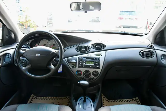 Ford Focus view 18