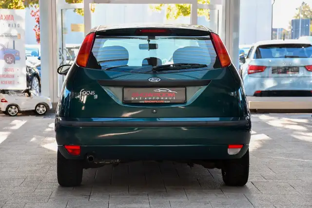 Ford Focus view 6