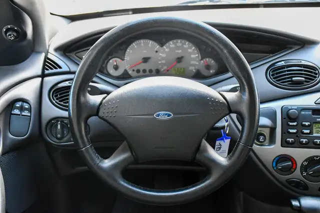 Ford Focus view 17