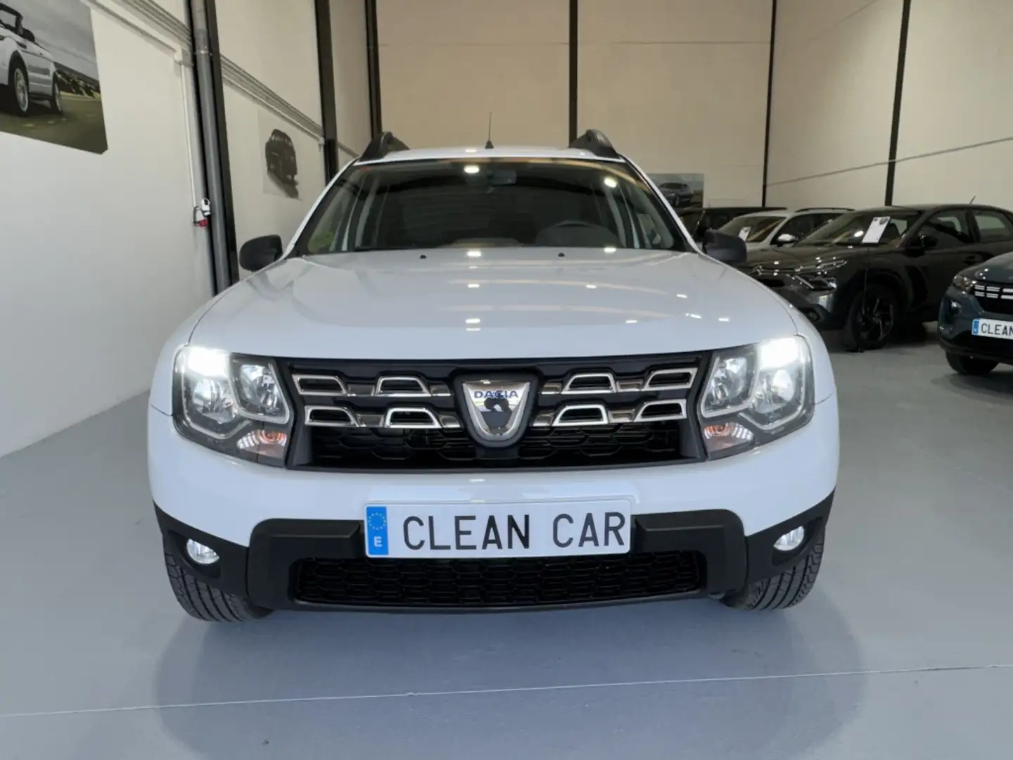 Dacia Duster 1.6 Ambiance 4x2 115 Fehér - 2