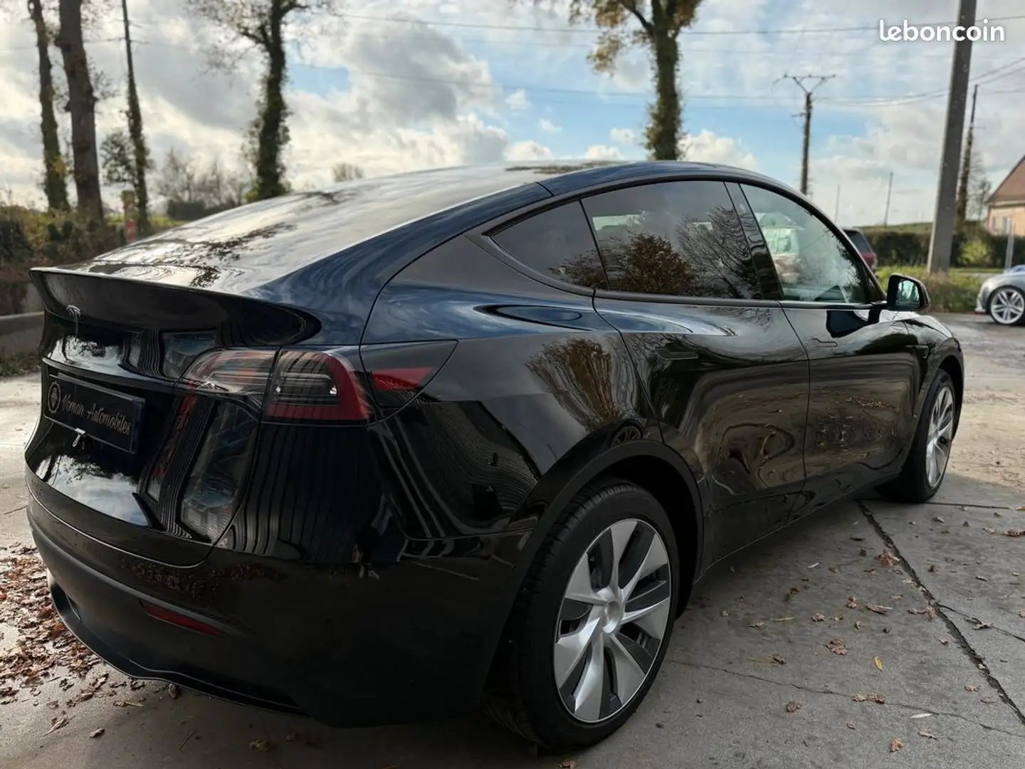 Tesla Model Y Zwart - 2