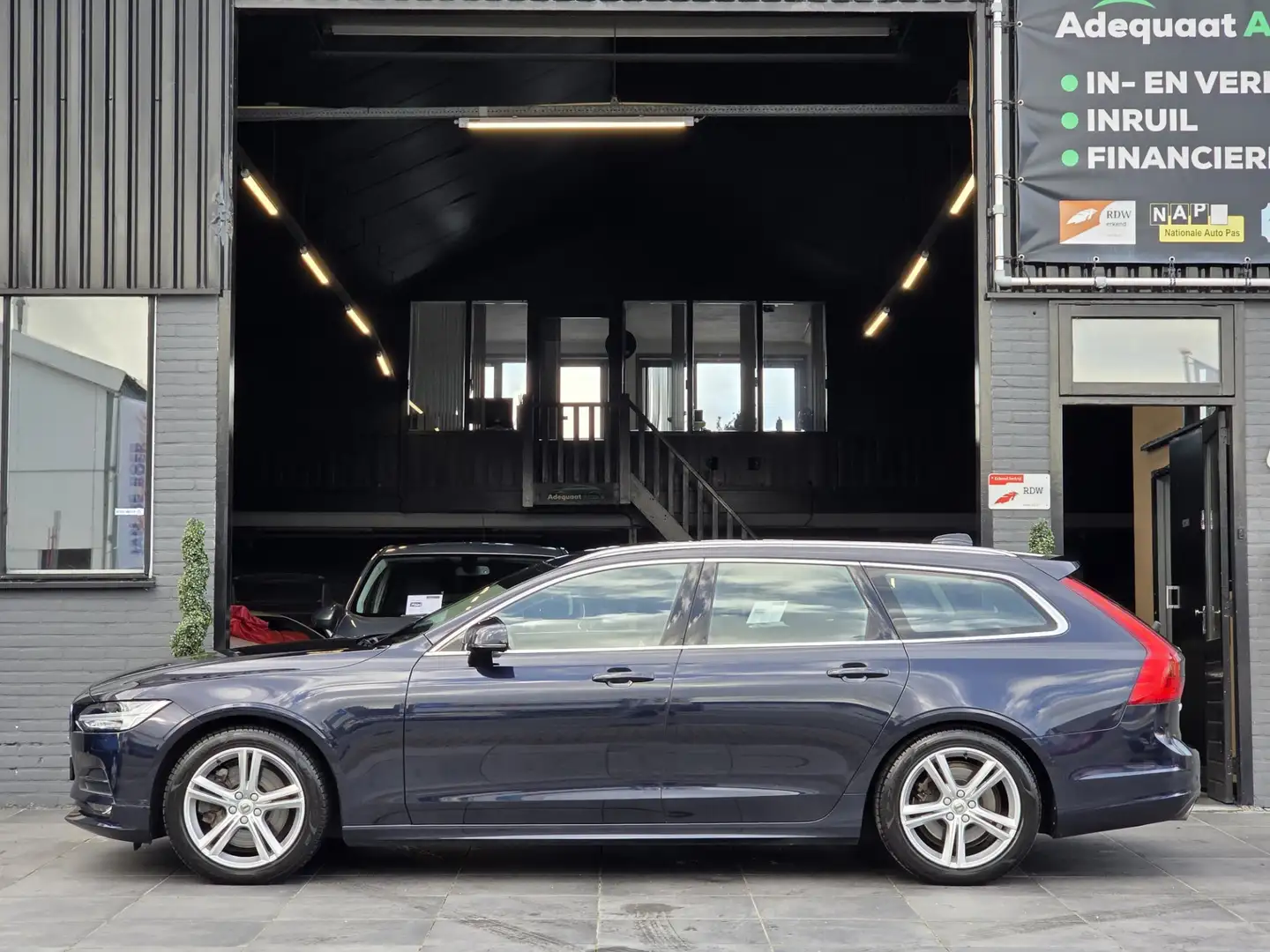 Volvo V90 2.0 T4 Inscription|Head Up|Camera|Carplay|DealerOH Blauw - 2