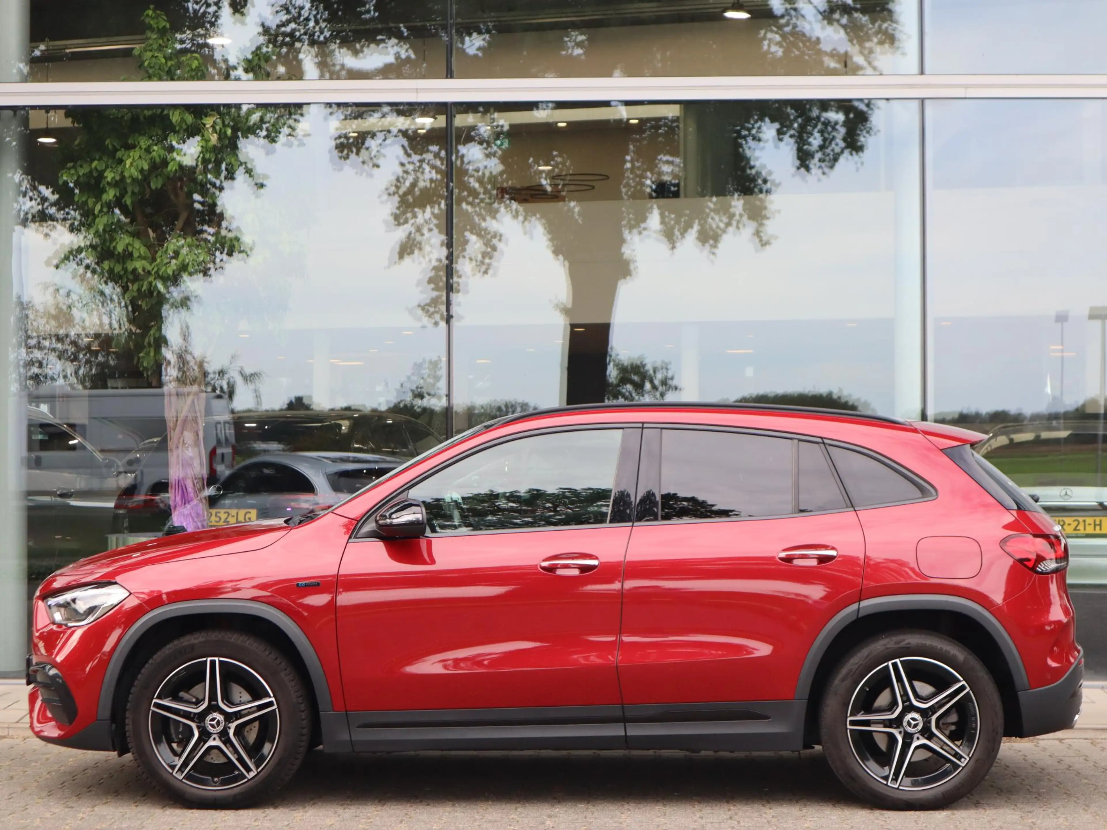 Mercedes-Benz GLA 250 e Business Solution AMG Limited — photo 4