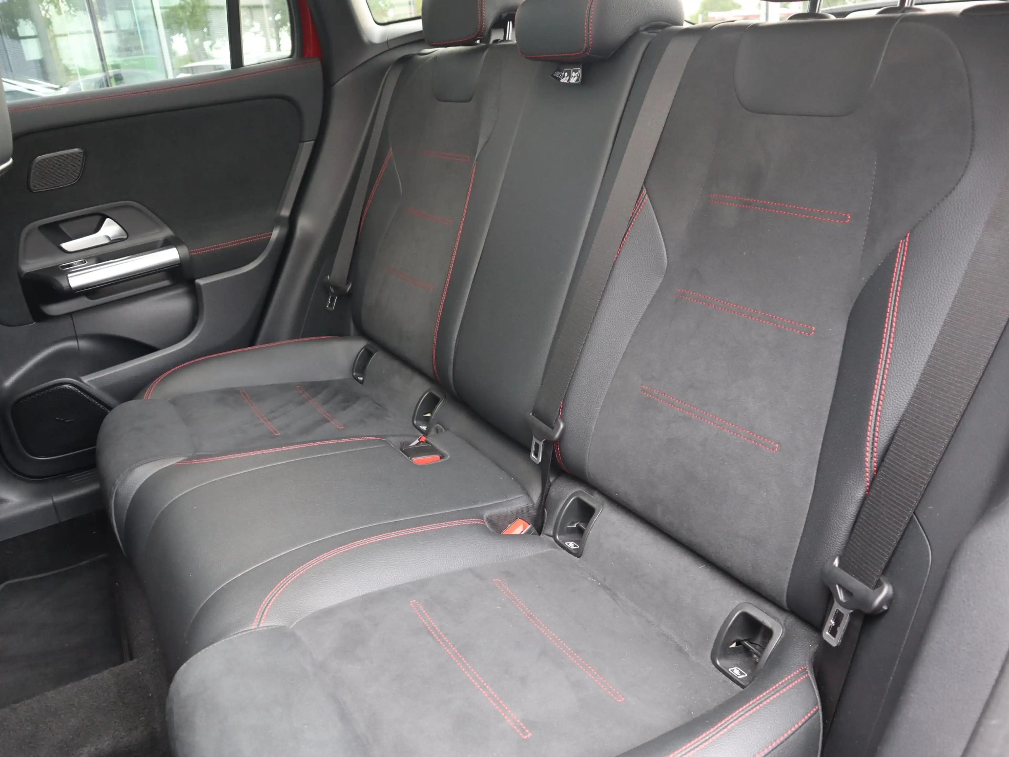 Mercedes-Benz GLA 250 e Business Solution AMG Limited — photo 11