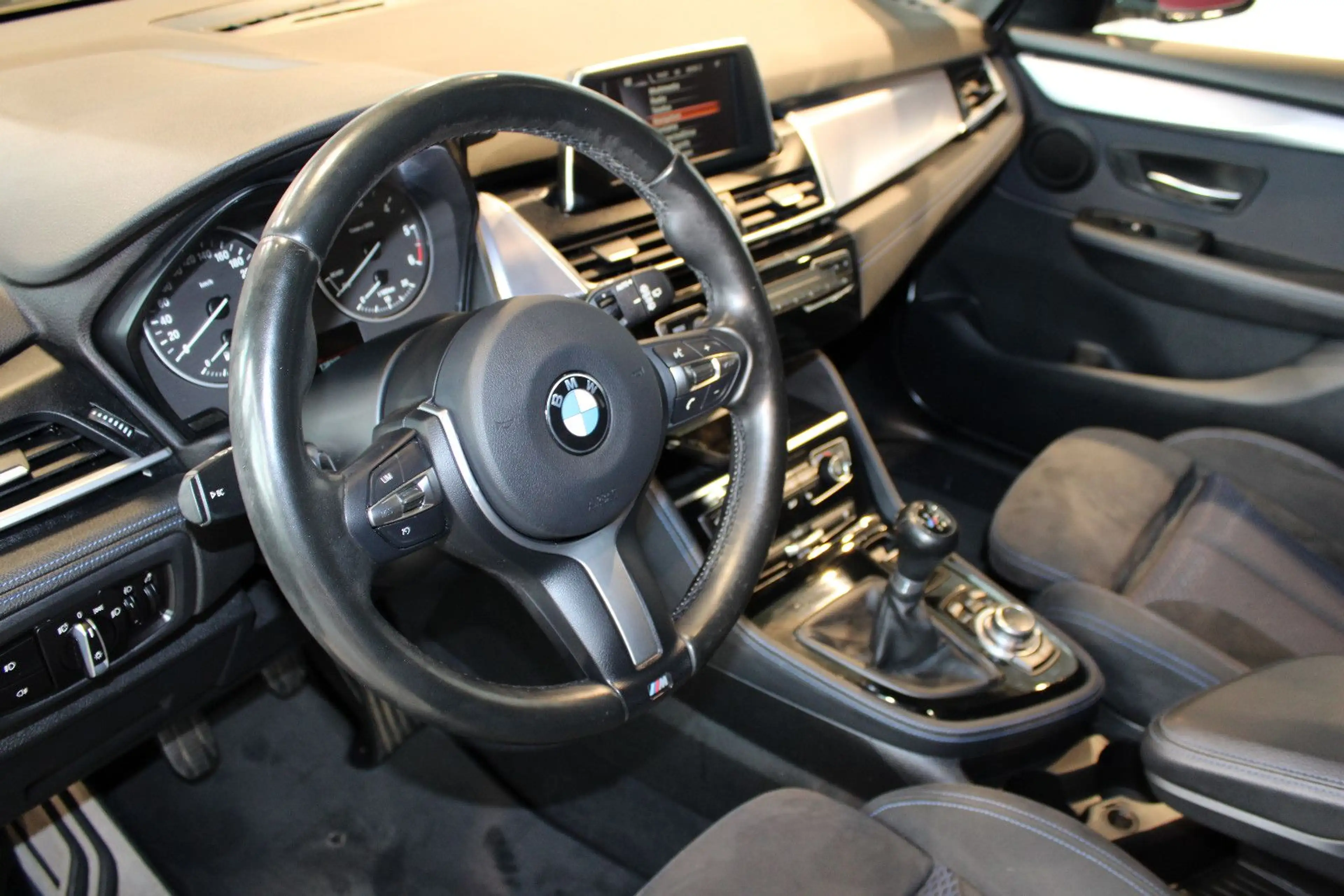 BMW 216 d Active Tourer M-Sport PDC Tempomat Klima — photo 11