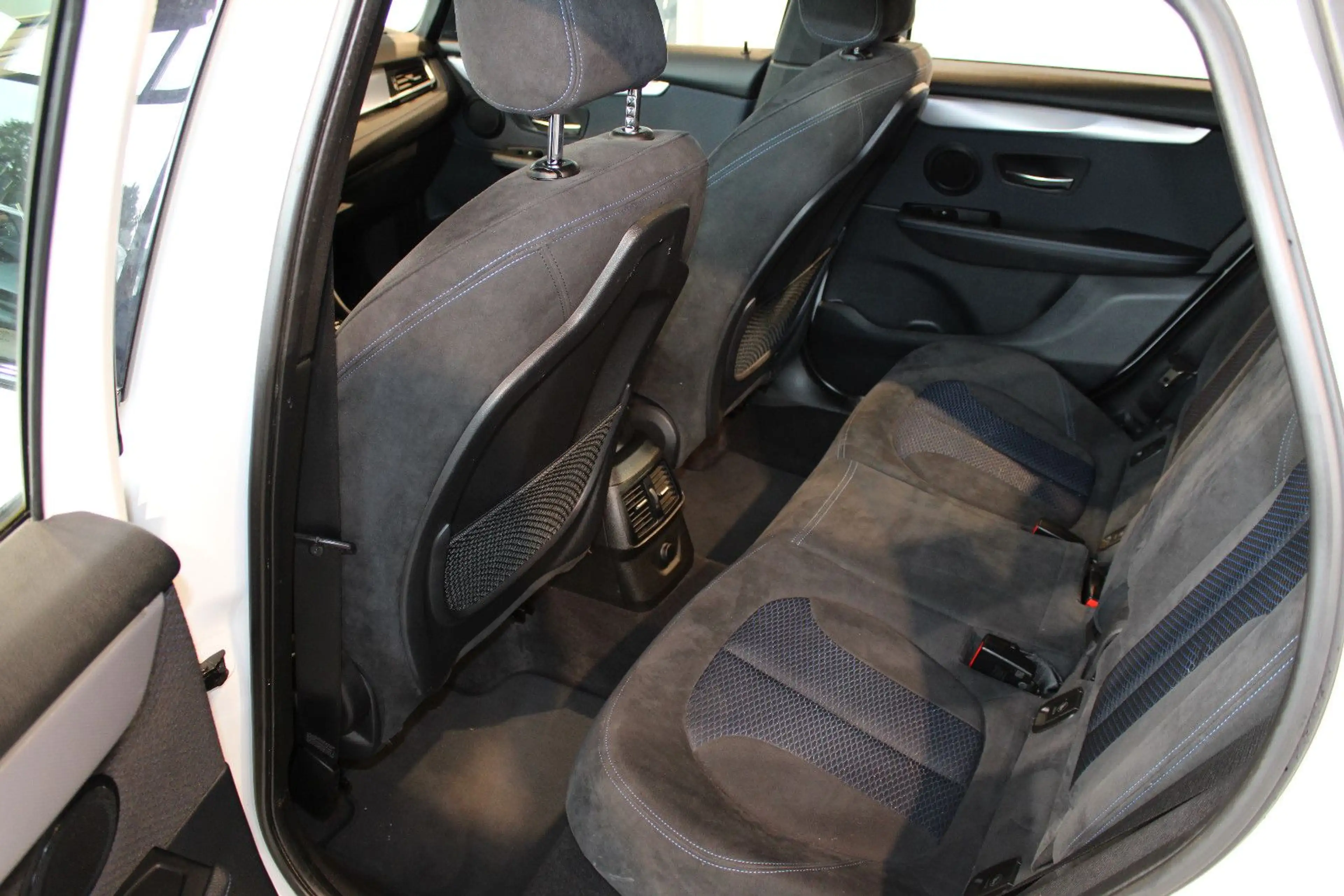 BMW 216 d Active Tourer M-Sport PDC Tempomat Klima — photo 12
